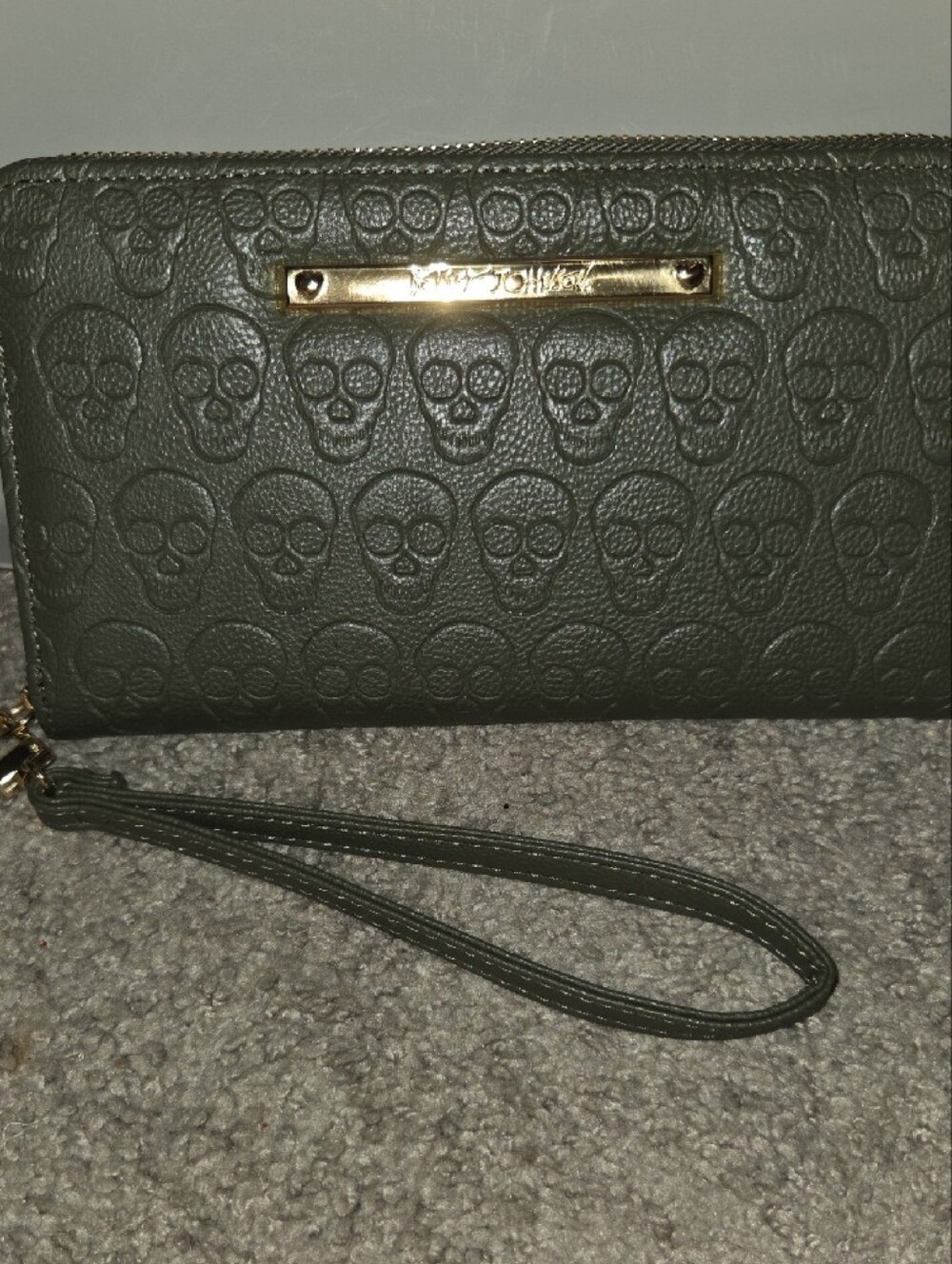 Betsey Johnson Olive Embossed Skull Wristlet Card Holder